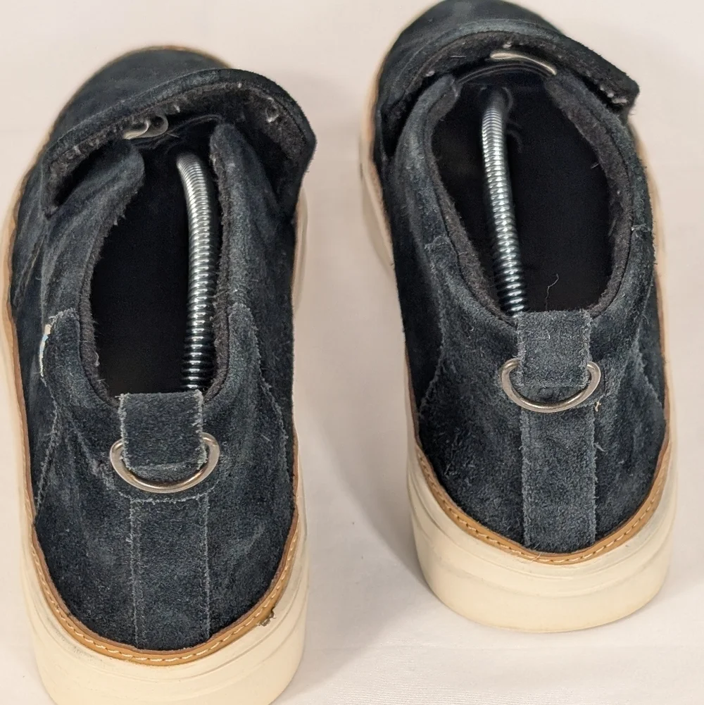 Toms elegant black